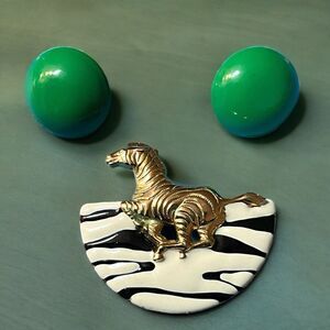 Lot Of Vintage Zebra Brooch And Round Dome Green Metal Earrings 1990s